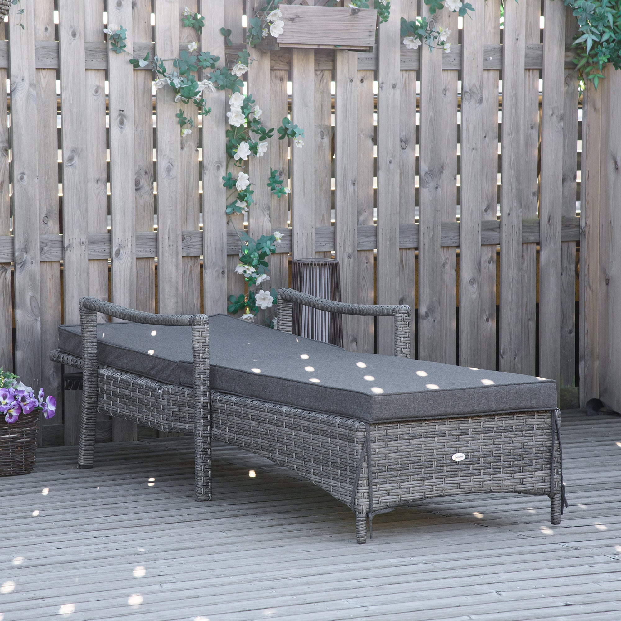 Wicker Chaise Lounge, 4 Position Adjustable Backrest and Cushions Outdoor Lounge Chair PE Rattan Sun Lounger for Poolside, Balcony or Garden